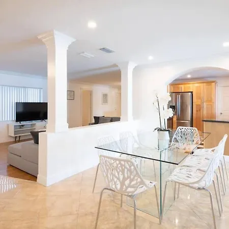 Stunning Lake-Front Villa With Pool & Spa Pembroke Pines Extérieur photo