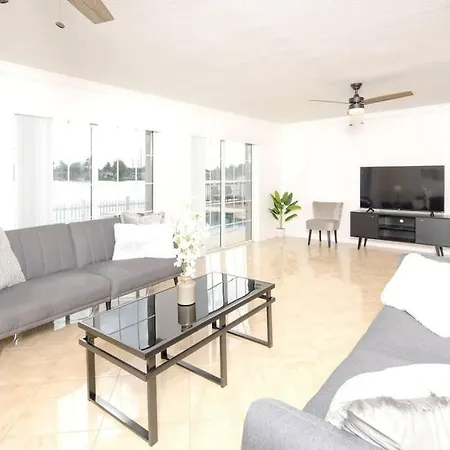 Stunning Lake-Front Villa With Pool & Spa Pembroke Pines Extérieur photo