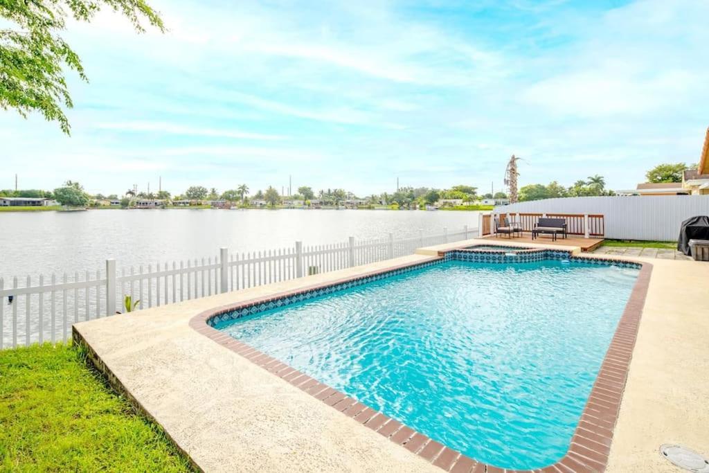 Stunning Lake-front With Pool & Villa